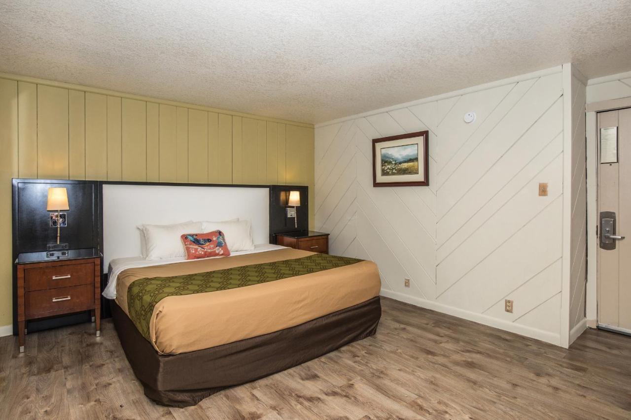 Chalet Inn Gatlinburg Exterior photo