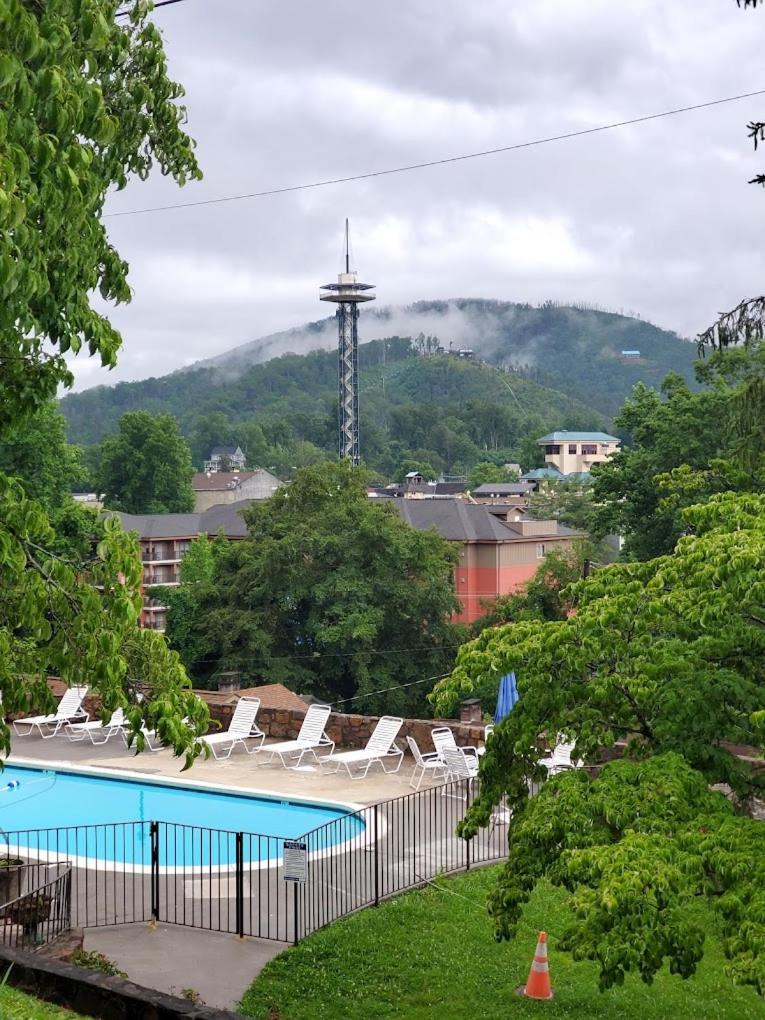 Chalet Inn Gatlinburg Exterior photo