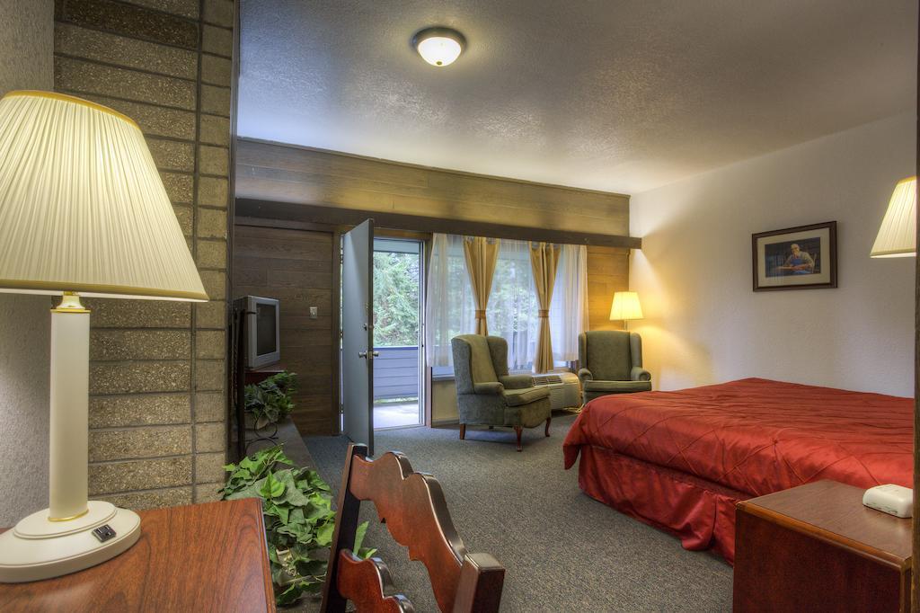 Chalet Inn Gatlinburg Exterior photo