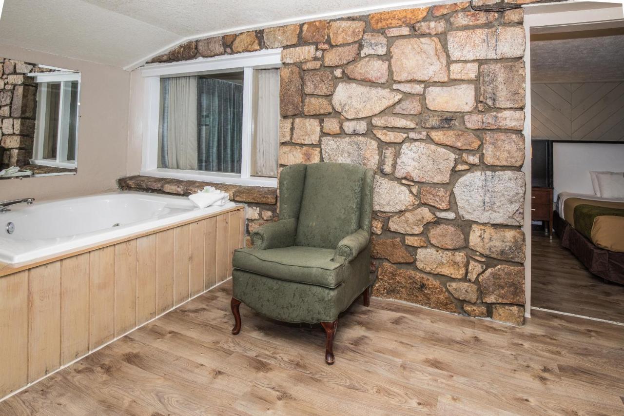 Chalet Inn Gatlinburg Exterior photo