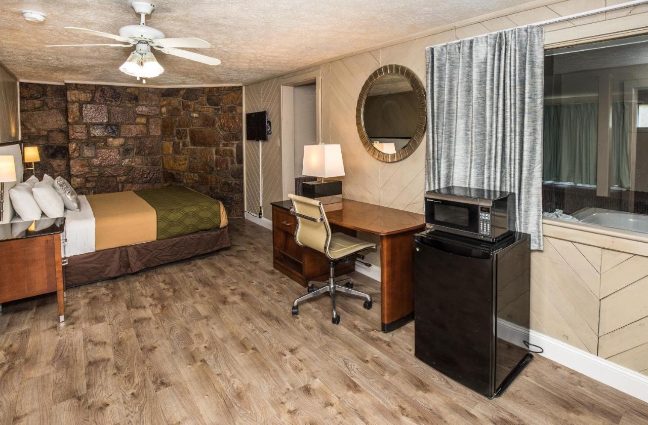 Chalet Inn Gatlinburg Exterior photo