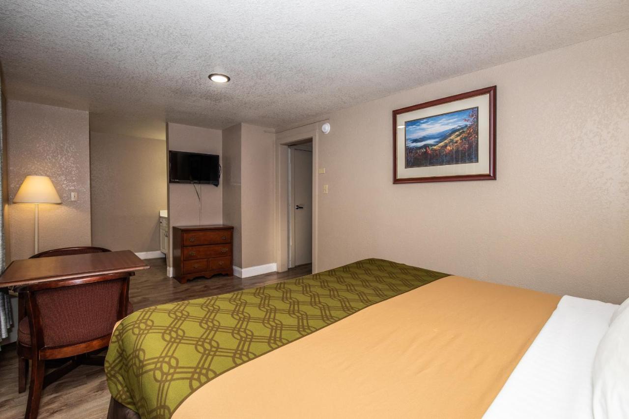 Chalet Inn Gatlinburg Exterior photo