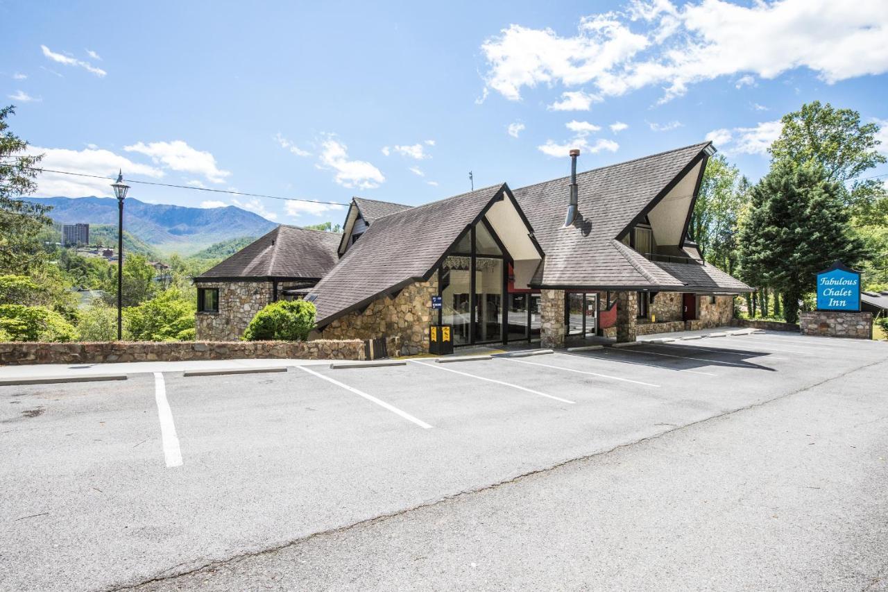 Chalet Inn Gatlinburg Exterior photo